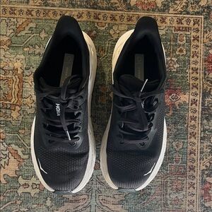 Hoka Arahi 7 Size 8